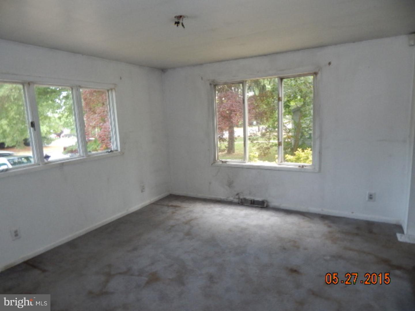 105 Forklanding Road Cinnaminson, NJ 08077 - Photo 5 of 11 Gallery Image 5