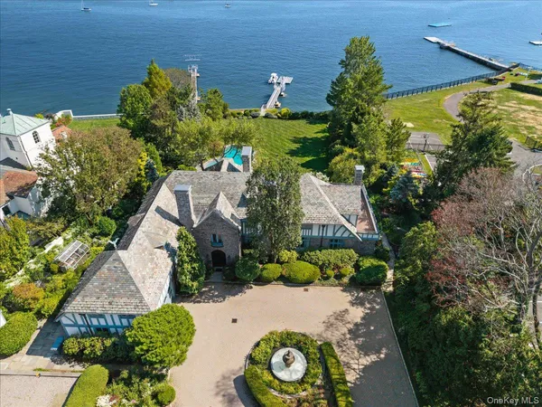 $9,995,000 | 19 Oak Bluff Avenue, Larchmont, NY 10538