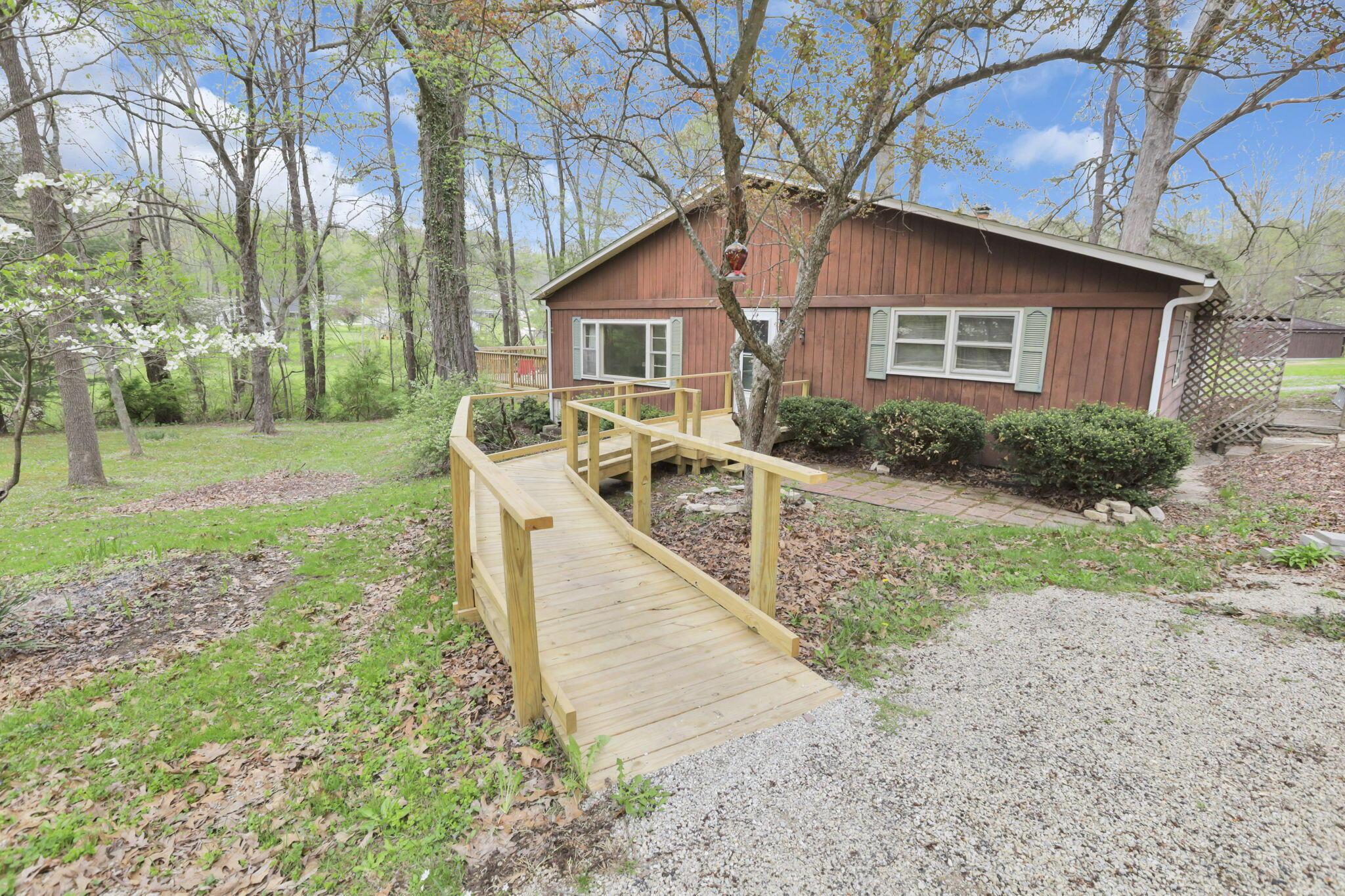 2171 Hamburg Road Southwest Lancaster, OH 43130 - Photo 3 of 45