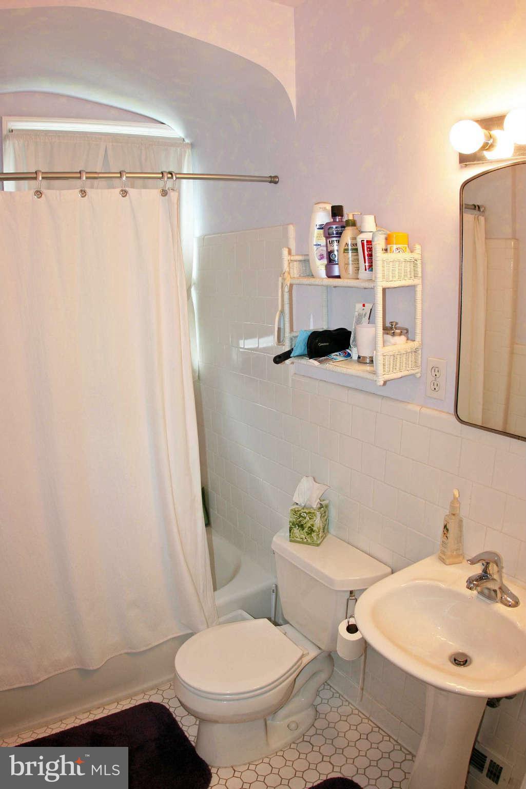 1545 Lister Road Baltimore, MD 21227 - Photo 9 of 30 Bath