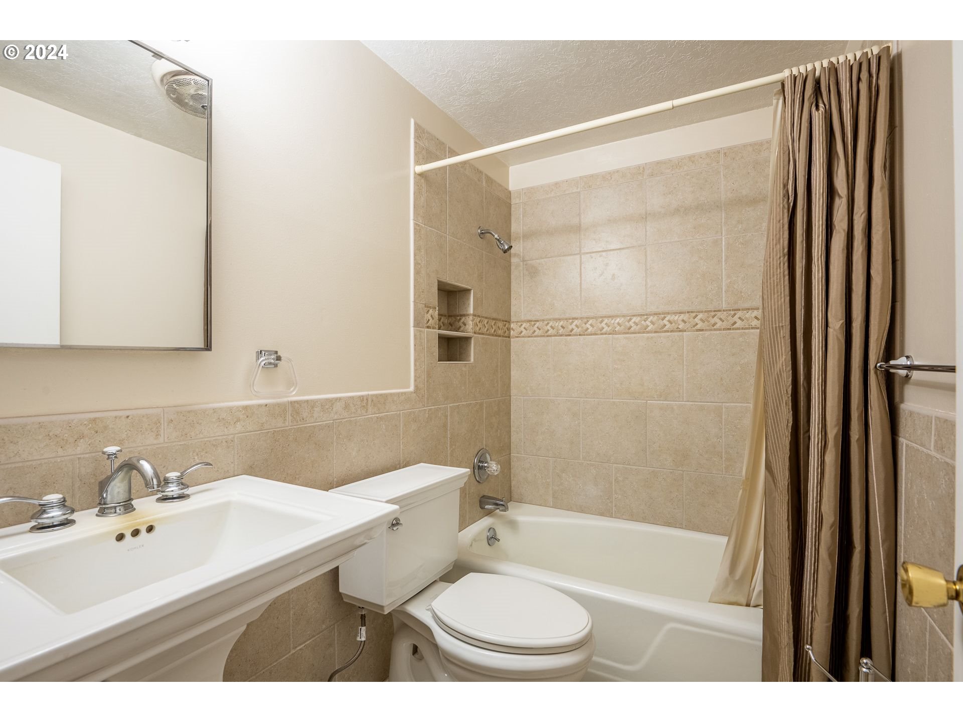 804 Northeast 174th Avenue Portland, OR 97230 - Photo 17 of 30