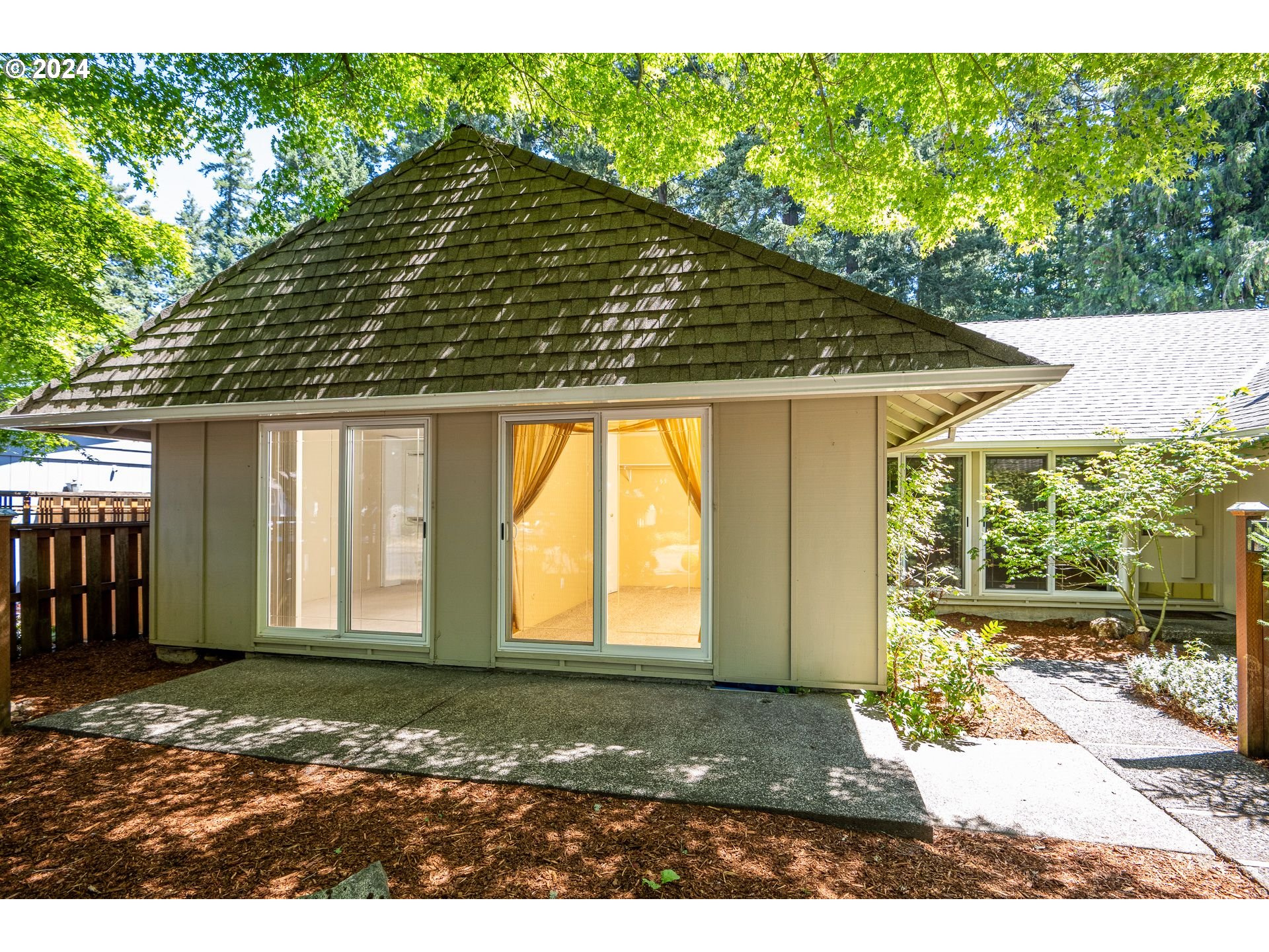 804 Northeast 174th Avenue Portland, OR 97230 - Photo 4 of 30