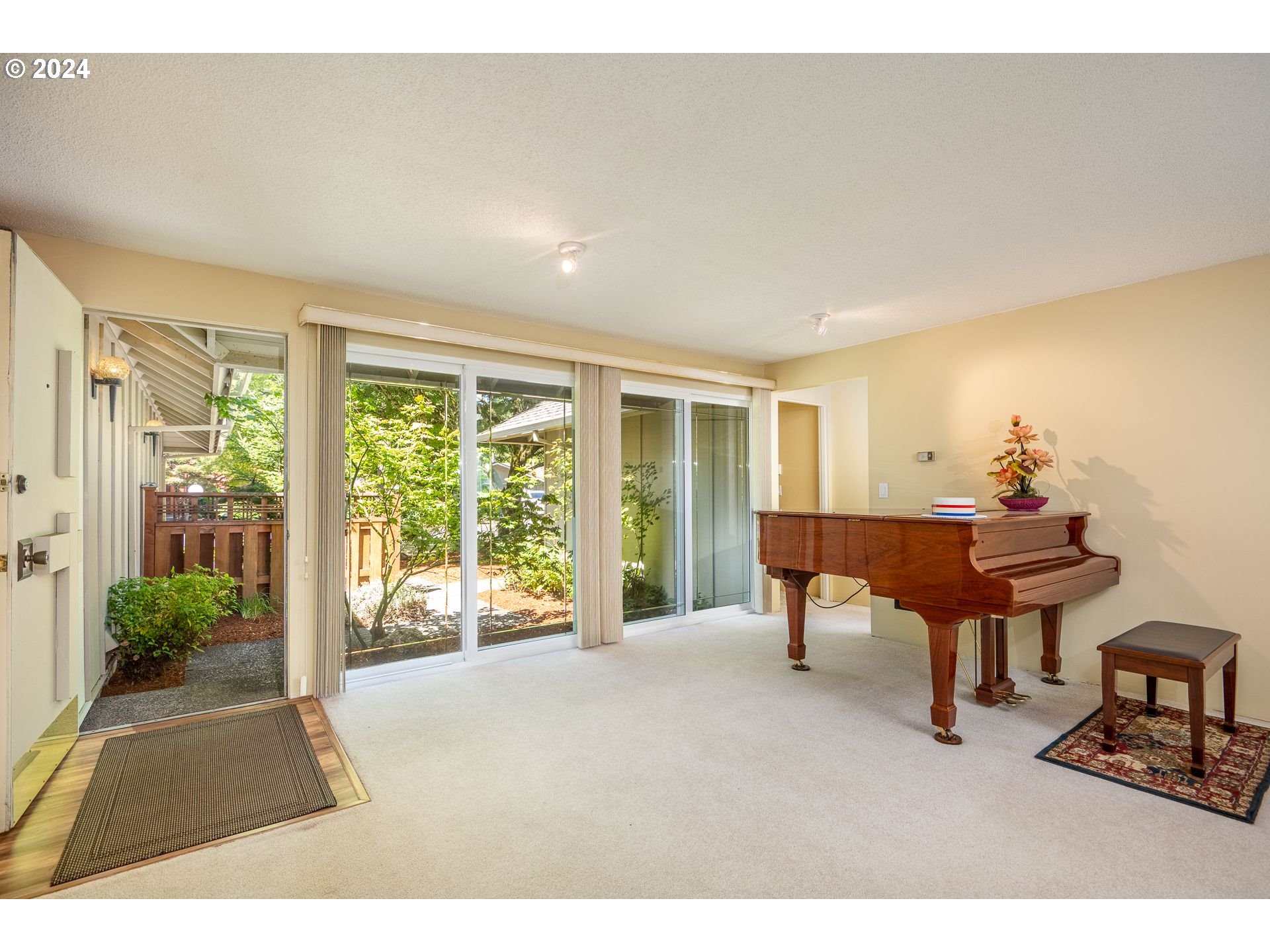 804 Northeast 174th Avenue Portland, OR 97230 - Photo 10 of 30