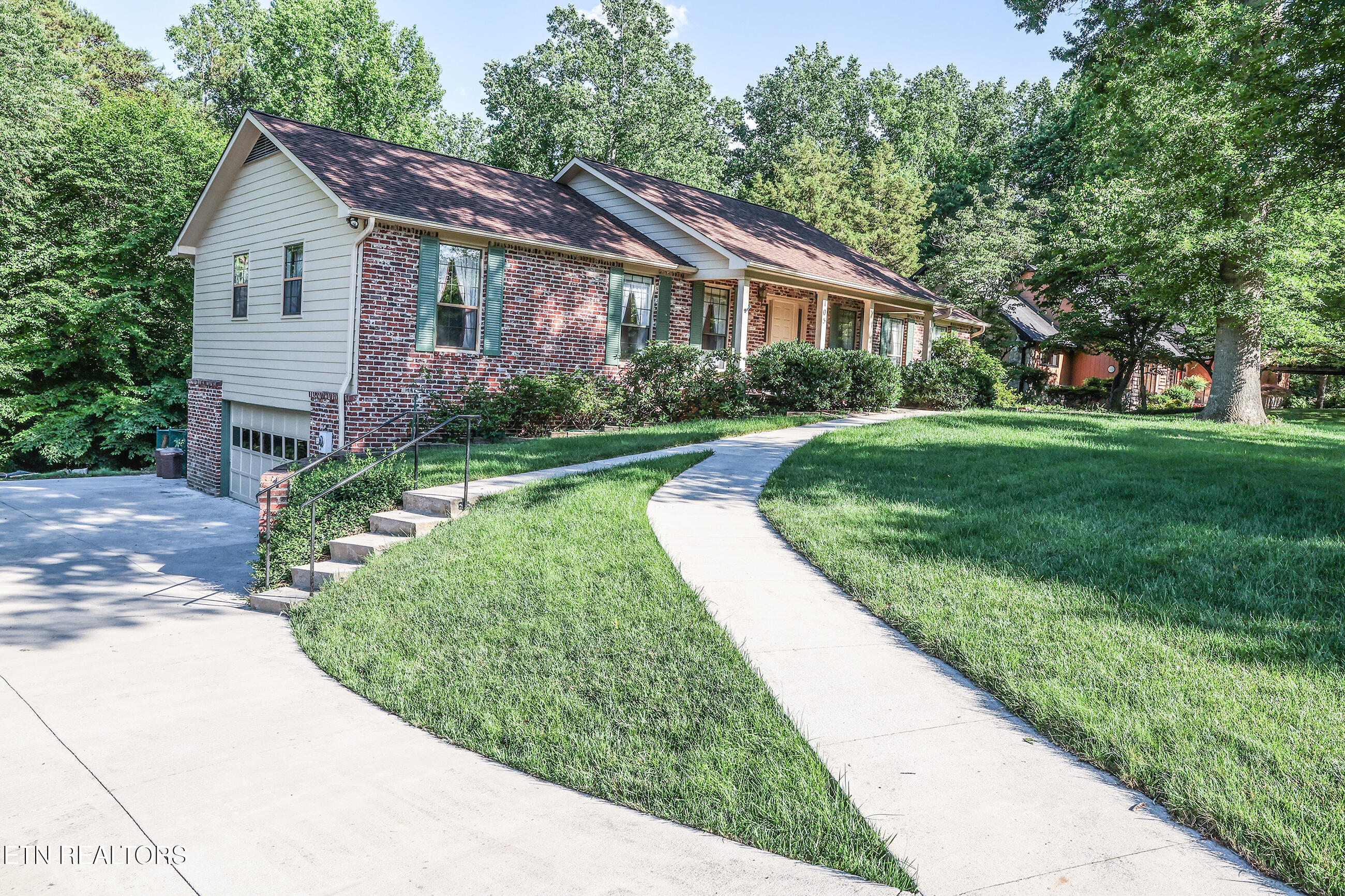 105 Claymore Lane Oak Ridge, TN 37830 - Photo 4 of 55 street 1