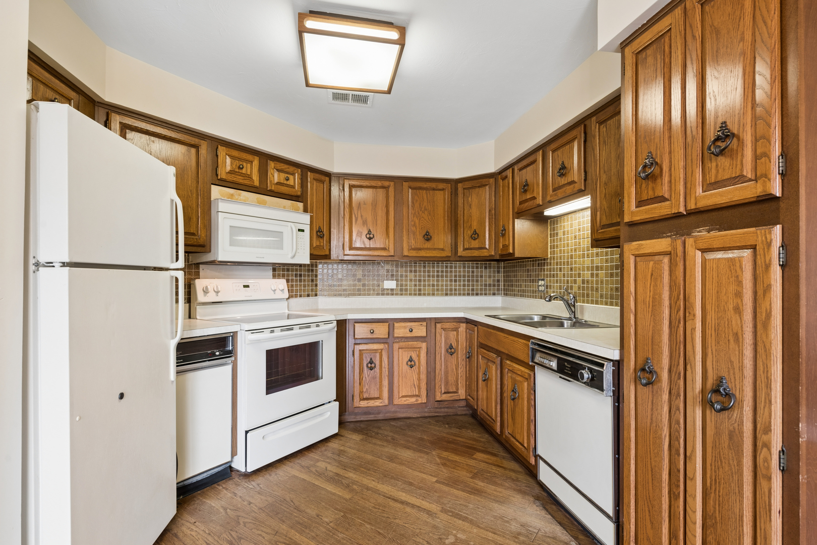 125 Boardwalk Place, Unit 201 Park Ridge, IL 60068 - Photo 4 of 26