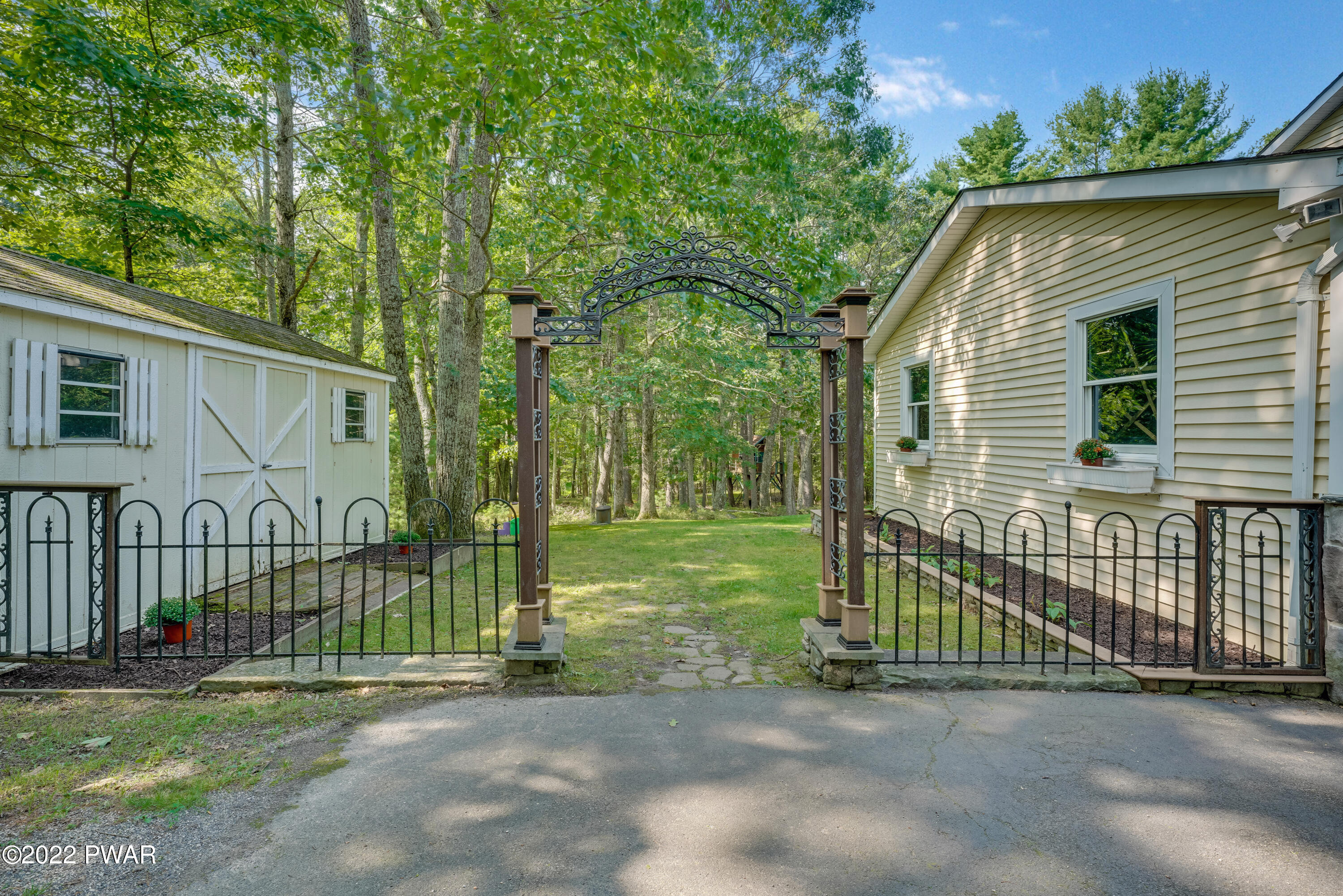 105 Stone Ridge Lane Milford, PA 18337 - Photo 10 of 45 DSC00651