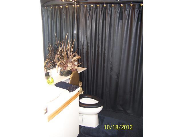 350 Club Circle, Unit 110 Boca Raton, FL 33487 - Photo 18 of 21 Bathroom