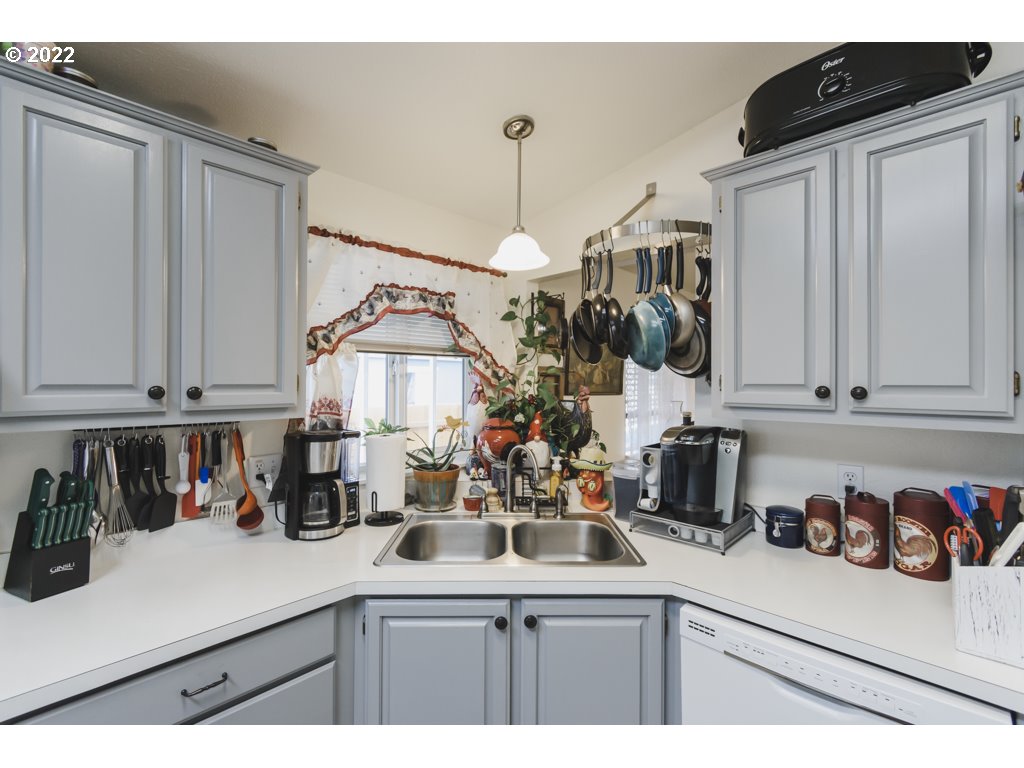 2151 Three Lakes Road Southeast, Unit 46 Albany, OR 97322 - Photo 7 of 28 Gallery Image 7