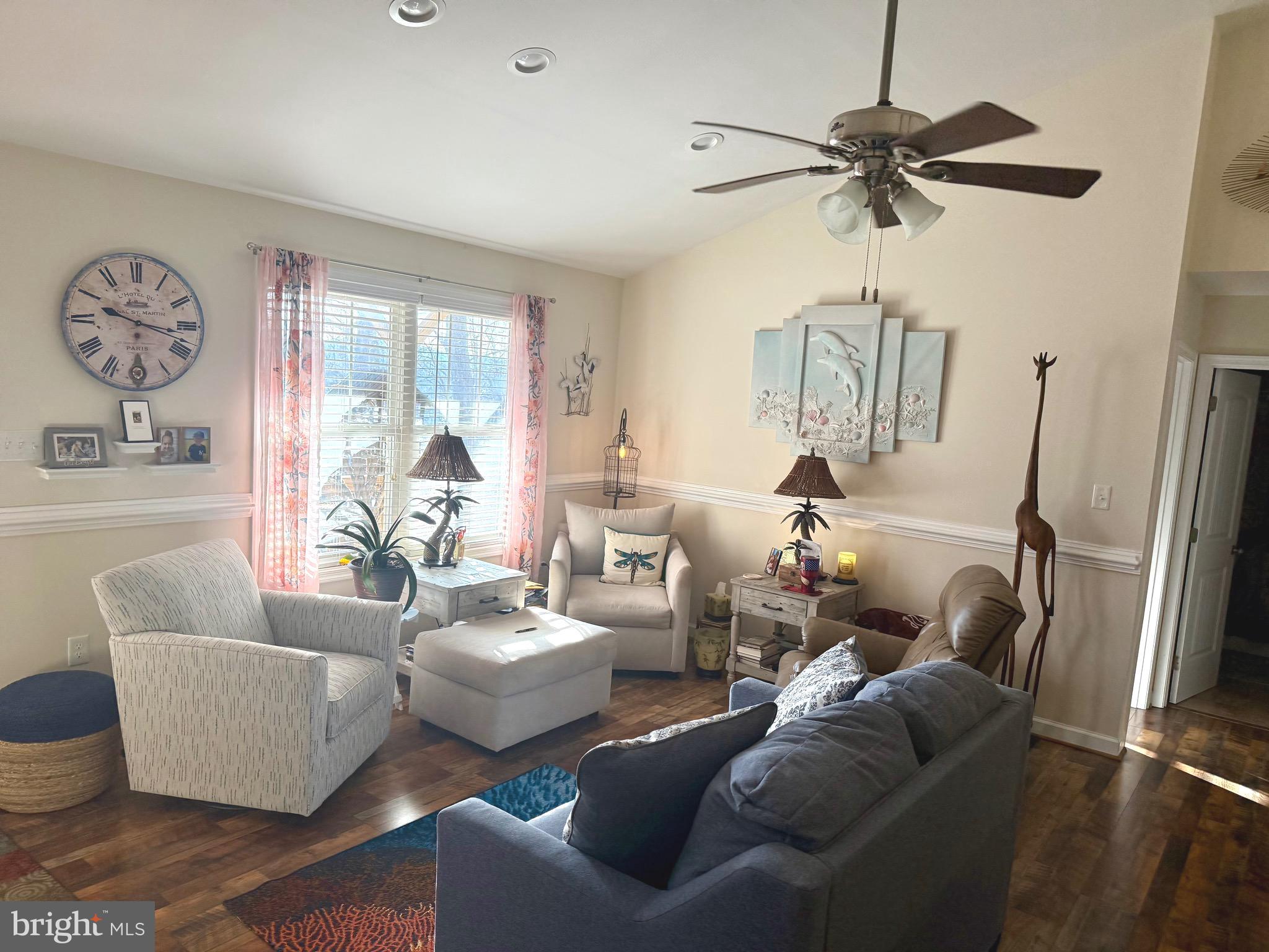 1157 Granny Smith Road Linden, VA 22642 - Photo 9 of 44 Living Room