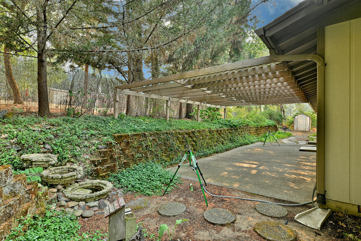 5757 Donaldson Road Grants Pass, OR 97526 - Photo 52 of 55 DSC_4788