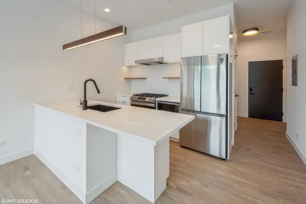 $2,095 | 4806 North Magnolia Avenue, Unit 304, Chicago, IL 60640