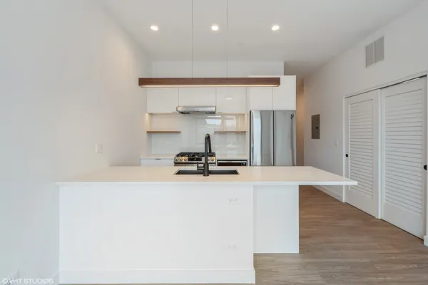 $2,095 | 4806 North Magnolia Avenue, Unit 304, Chicago, IL 60640