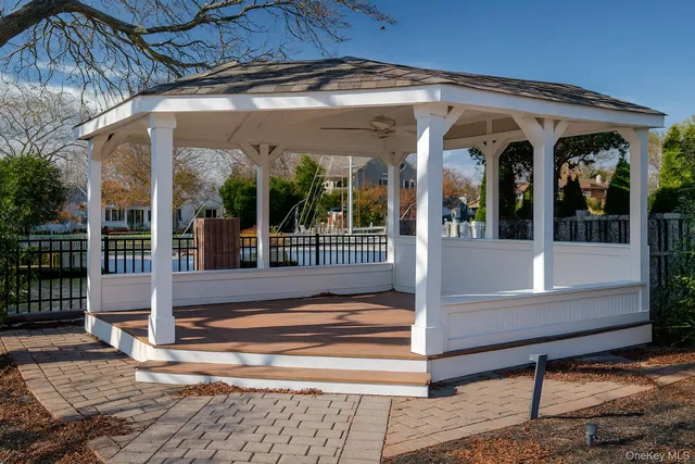 a view of a white house