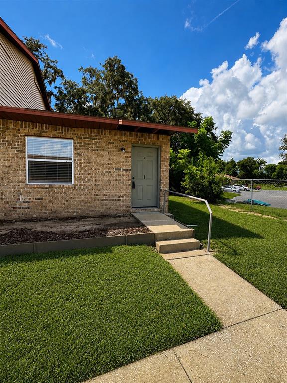 1183 Bentley Road, Unit 4 Leesburg, FL 34748 - Photo 1 of 10 Gallery Image 1