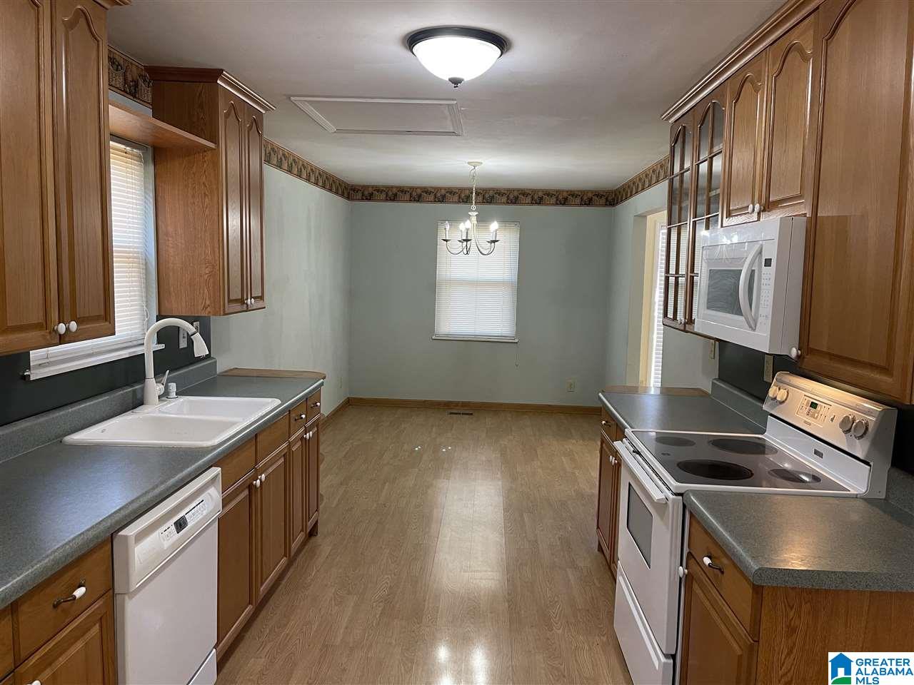 317 12th Street Pleasant Grove, AL 35127 - Photo 8 of 32