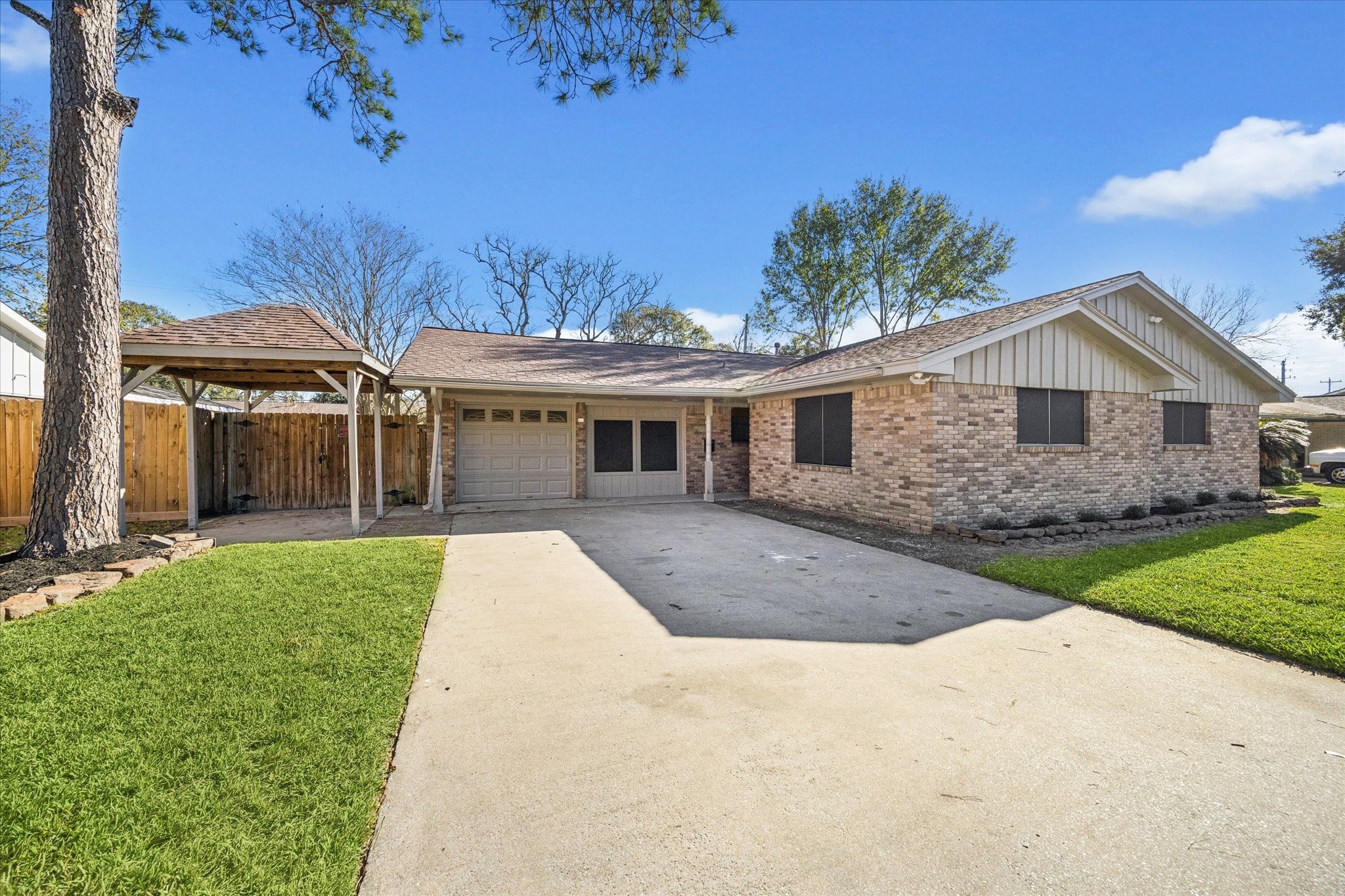 1703 Raintree Drive Baytown, TX 77520 - Photo 2 of 18