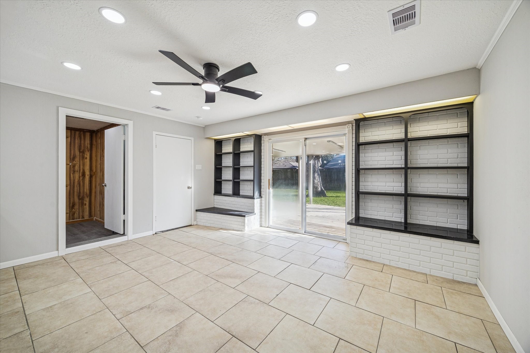 1703 Raintree Drive Baytown, TX 77520 - Photo 8 of 18