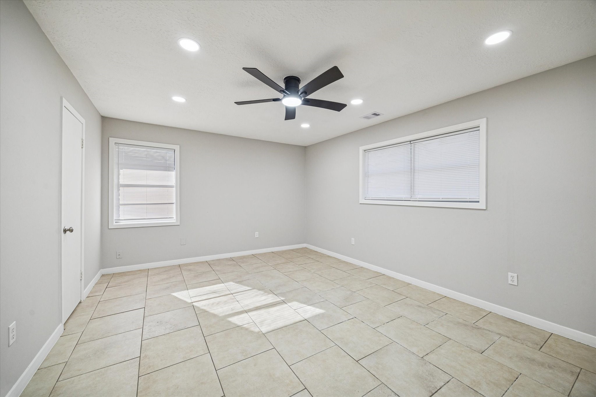 1703 Raintree Drive Baytown, TX 77520 - Photo 10 of 18