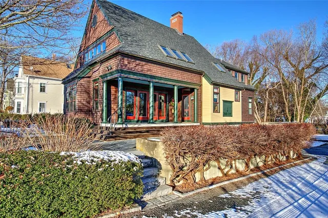 $1,395,000 | 9 Howe Street, Bristol, RI 02809
