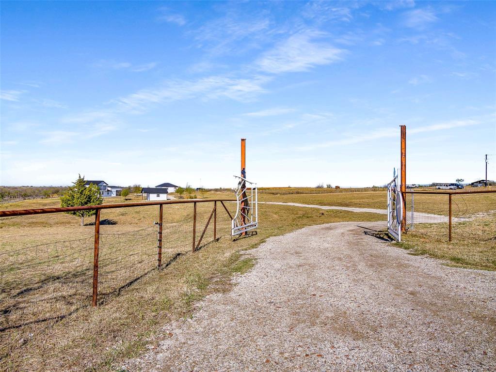 1061 Zmolek Road Ennis, TX 75119 - Photo 38 of 40