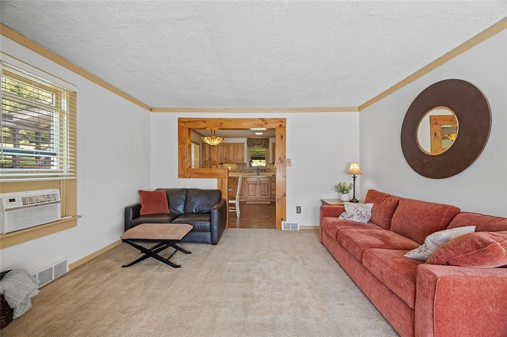 1610 Crawford Road Imperial, PA 15126 - Photo 8 of 42 Gallery Image 8