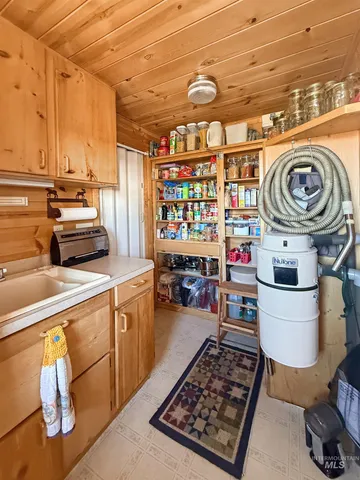 $580,000 | 164 Beaver Nob Drive, Kamiah, ID 83536