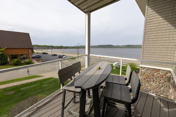 $305,000 | 1215 North Lakeshore Drive, Unit 210, Lake City, MN 55041