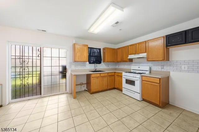 $239,000 | 94 Passaic Street, Trenton, NJ 08618