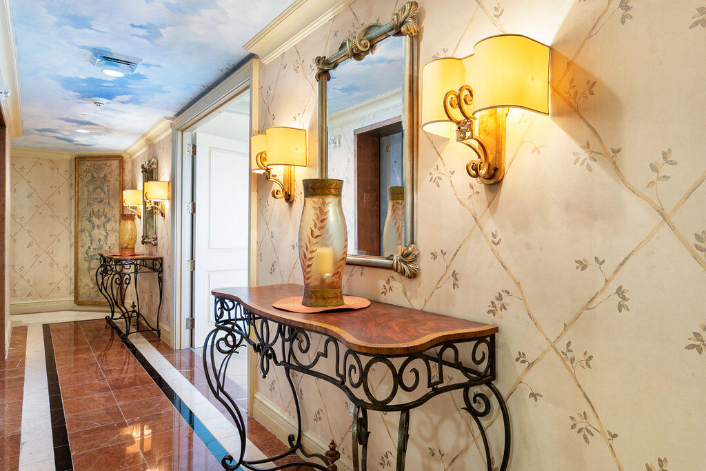 3920 North Ocean Drive, Unit 6A Singer Island, FL 33404 - Photo 19 of 71 6a foyer