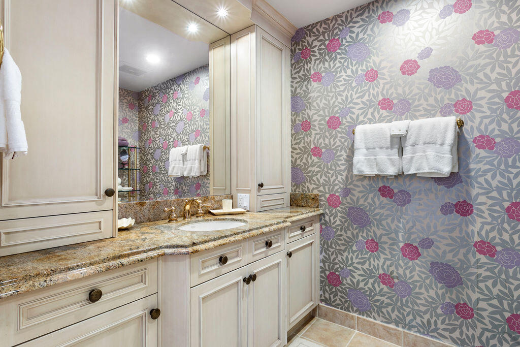 3920 North Ocean Drive, Unit 6A Singer Island, FL 33404 - Photo 35 of 71 6a bath 2