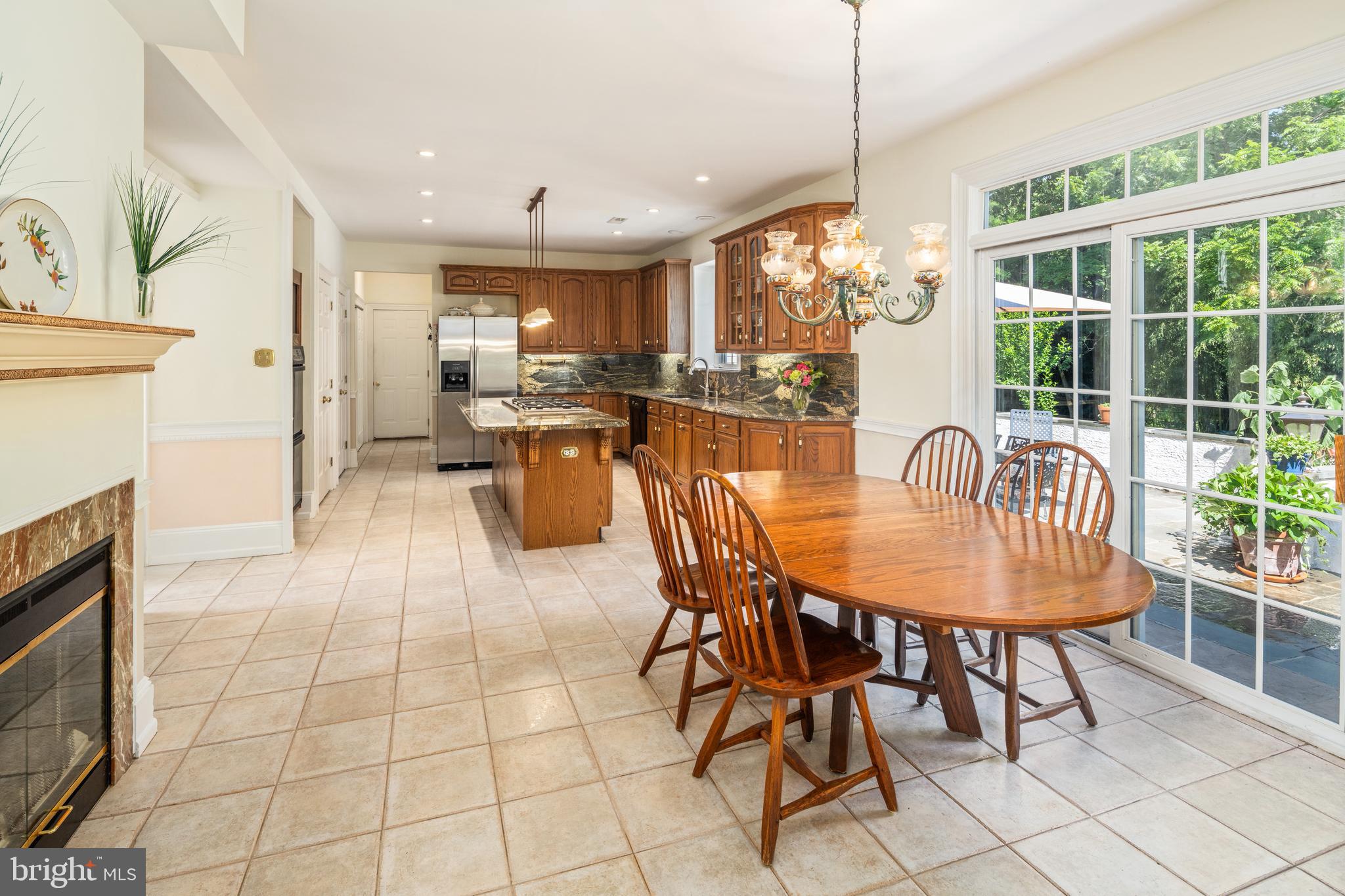 303 Stoneybrook Road Newtown, PA 18940 - Photo 8 of 38