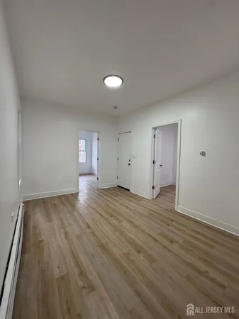 $2,450 | 206 Market Street, Perth Amboy, NJ 08861