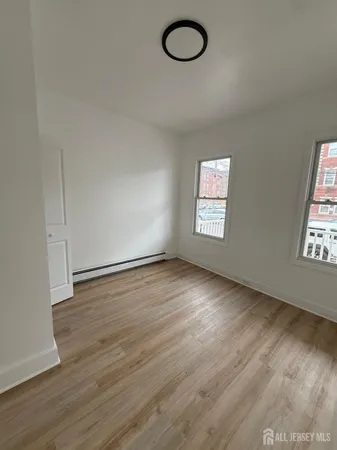 $2,450 | 206 Market Street, Perth Amboy, NJ 08861