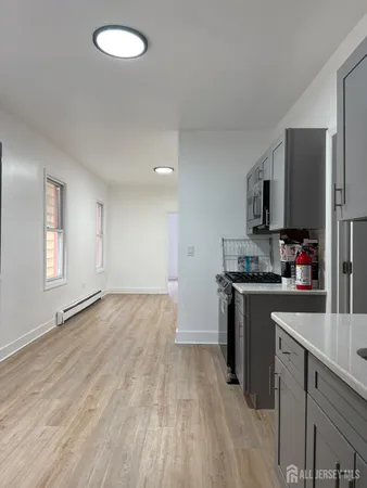 $2,450 | 206 Market Street, Perth Amboy, NJ 08861