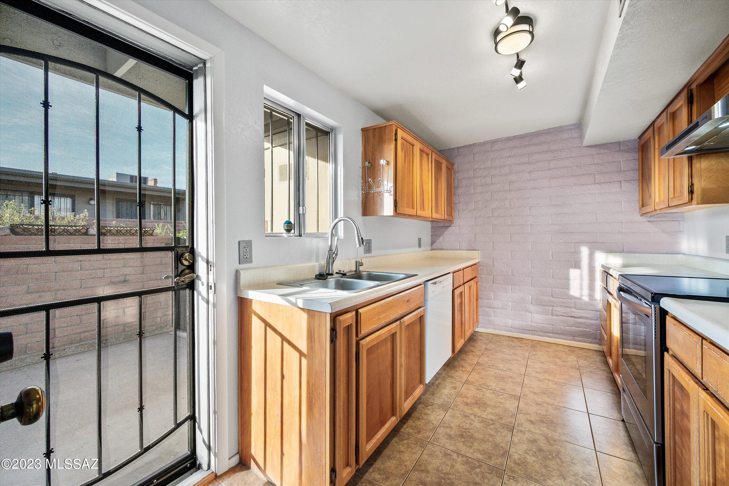 4324 East Blanton Road Tucson, AZ 85712 - Photo 10 of 29
