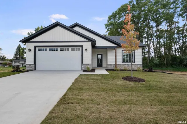 $411,000 | 4730 Willow Circle, Davenport, IA 52806