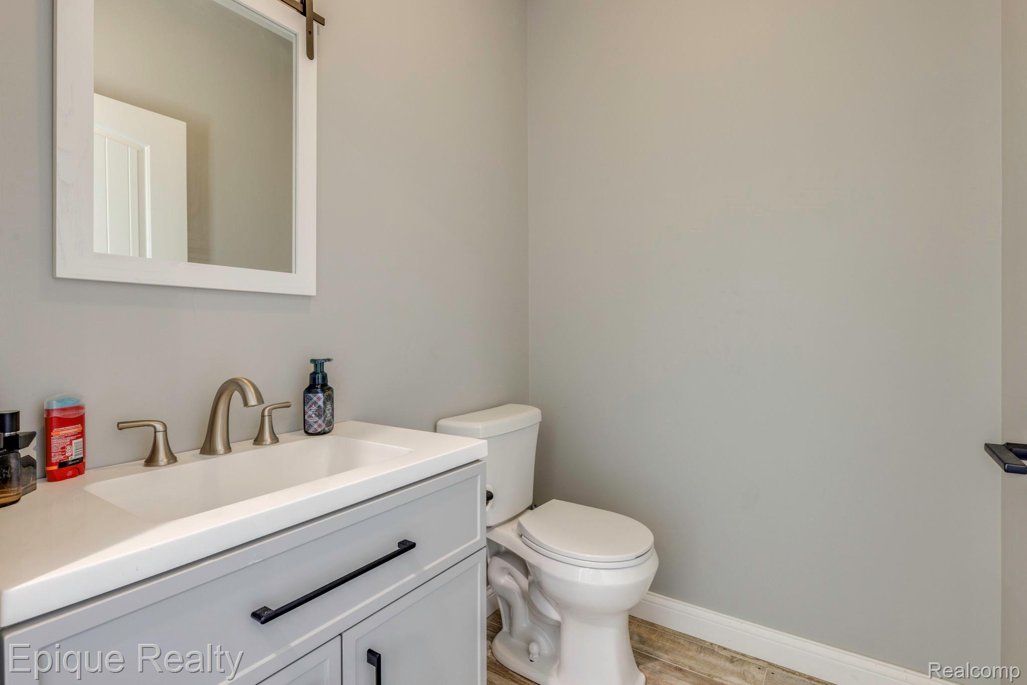 4697 Emmett Road Emmett, MI 48022 - Photo 22 of 62 4697 Emmett Rd (32 of 62).jpg