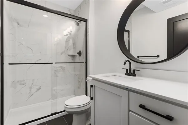 $649,900 | 9737 North Lucerne Avenue, Kansas City, MO 64154