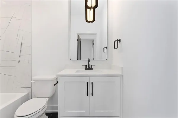 $649,900 | 9737 North Lucerne Avenue, Kansas City, MO 64154