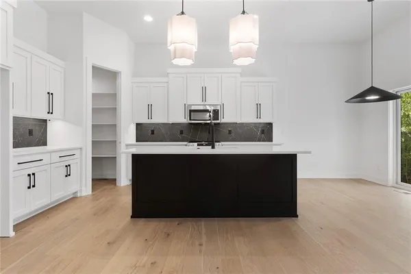 $649,900 | 9737 North Lucerne Avenue, Kansas City, MO 64154