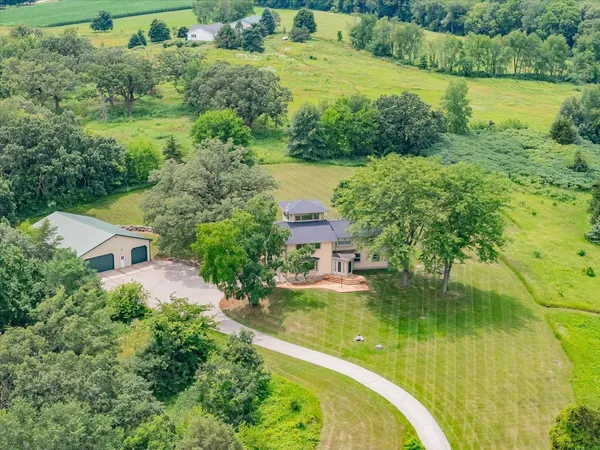 $1,095,000 | N7803 Toppe Road, Waterloo, WI 53594