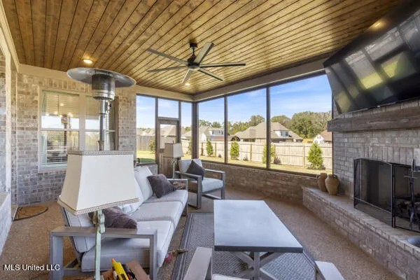 $559,900 | 4300 Brooke Drive, Nesbit, MS 38651