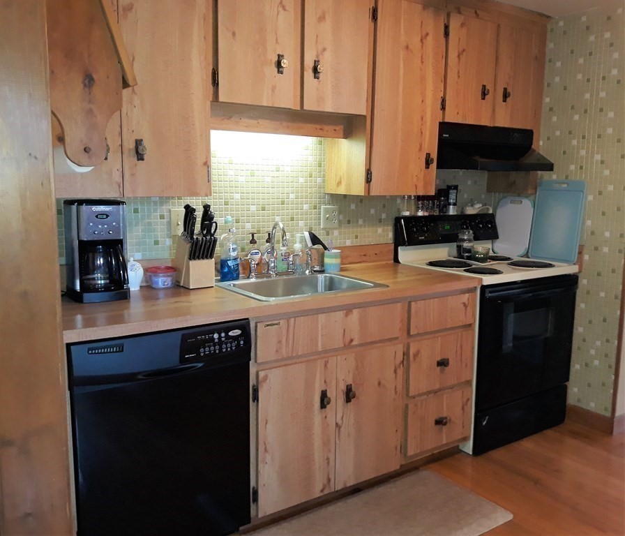 15 Roseen Road Holbrook, MA 02343 - Photo 8 of 20 Gallery Image 8