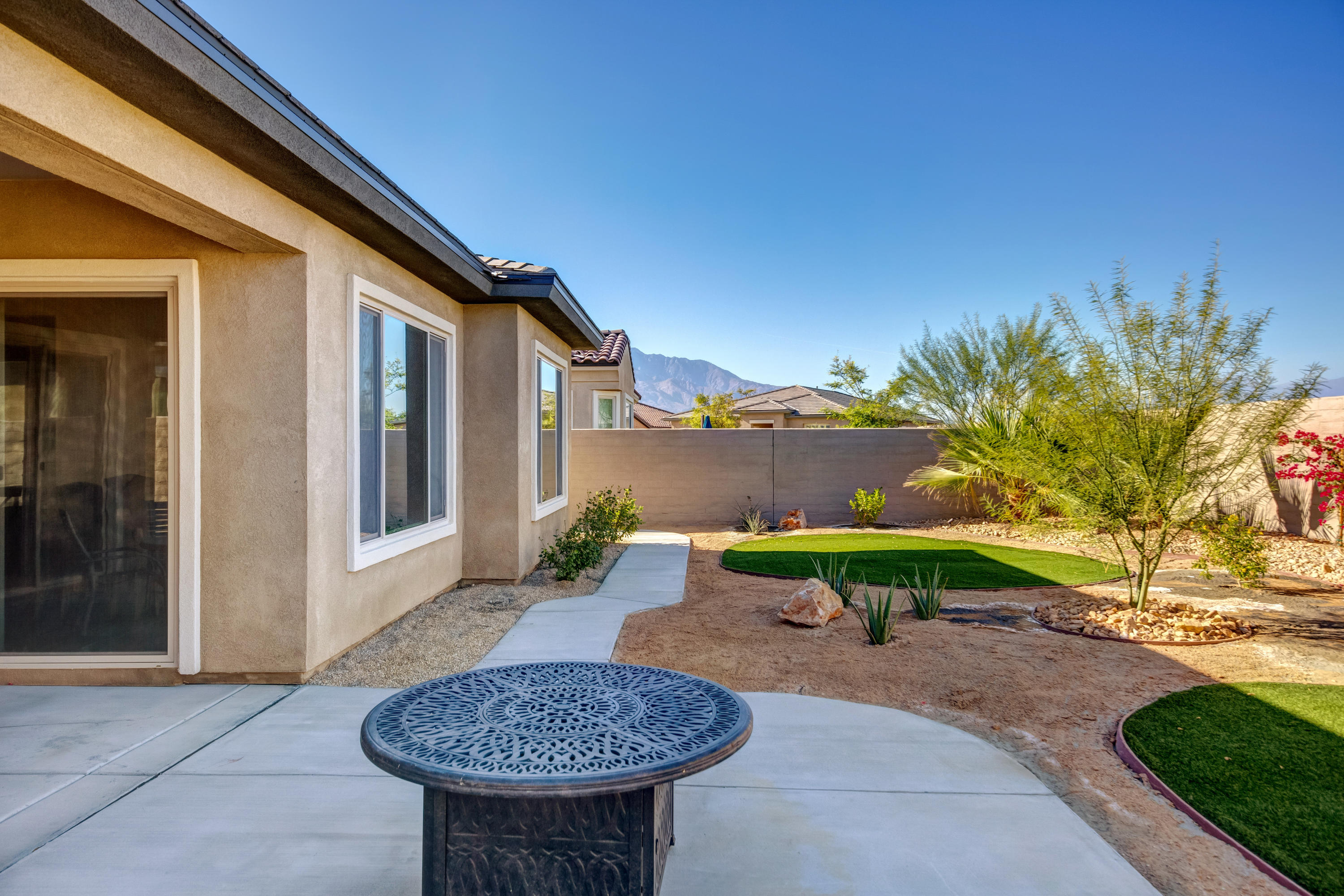 16 Pinot Noir Rancho Mirage, CA 92270 - Photo 23 of 41 37