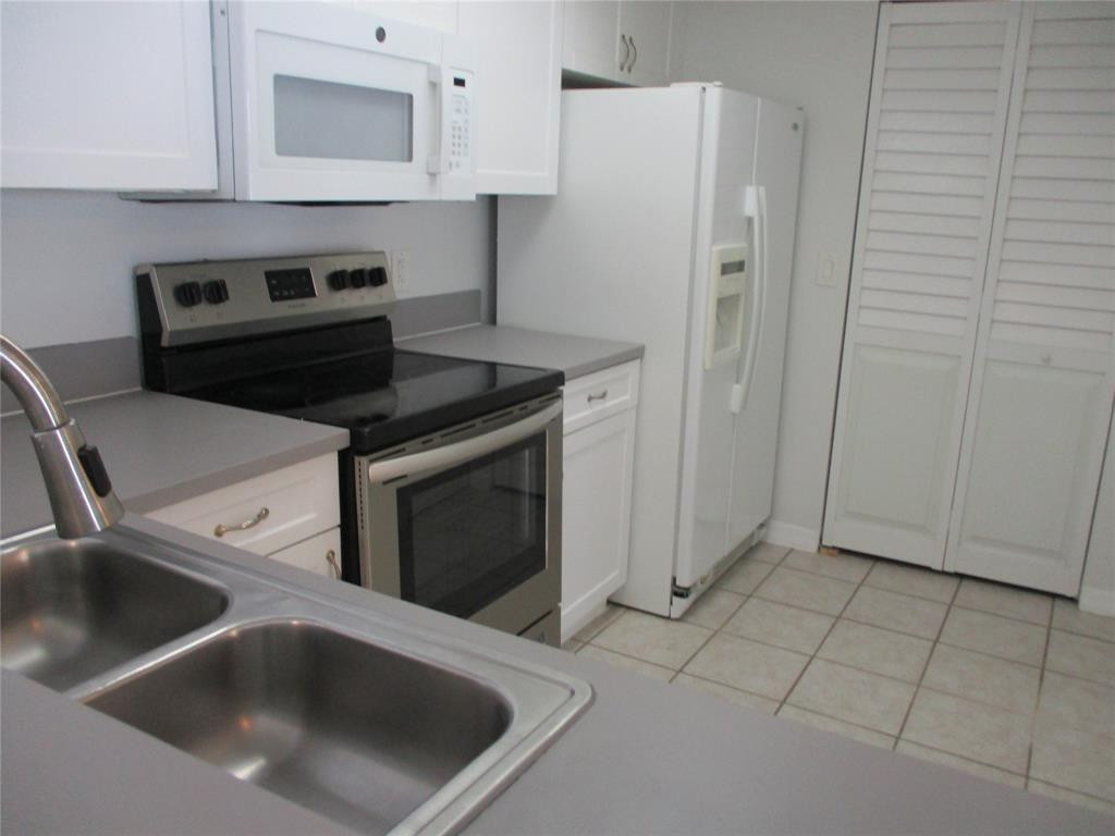 5045 Wiles Road, Unit 206 Pompano Beach, FL 33073 - Photo 7 of 24 Photo 7