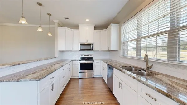 $2,250 | 2027 Harvey Mitchell Parkway South, College Station, TX 77840