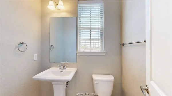 $2,250 | 2027 Harvey Mitchell Parkway South, College Station, TX 77840