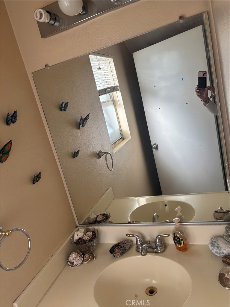 11545 Honeyglen Road Pacoima, CA 91331 - Photo 14 of 18