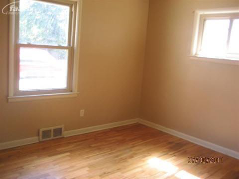 2802 Miller Road Flint, MI 48503 - Photo 7 of 7 20125064-6.JPG