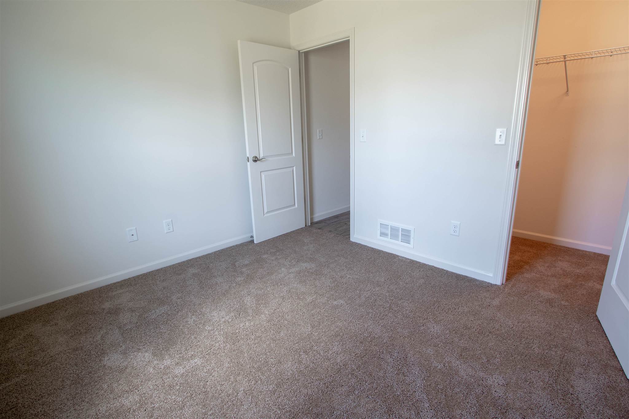2178 Blue Spring Run Fort Wayne, IN 46808 - Photo 11 of 27 Gallery Image 11